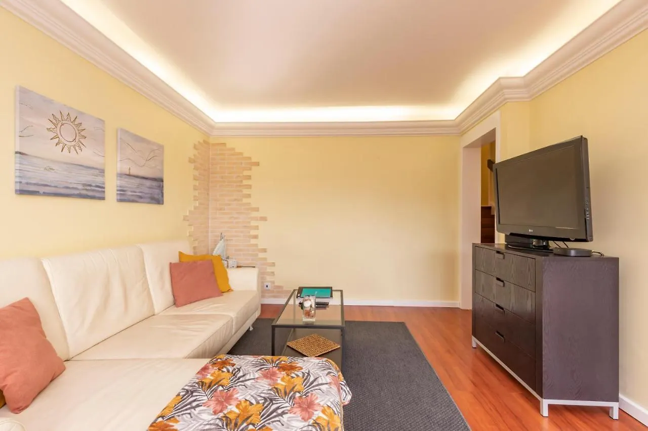 Cascais Sunshine Apartment By Lovelystay