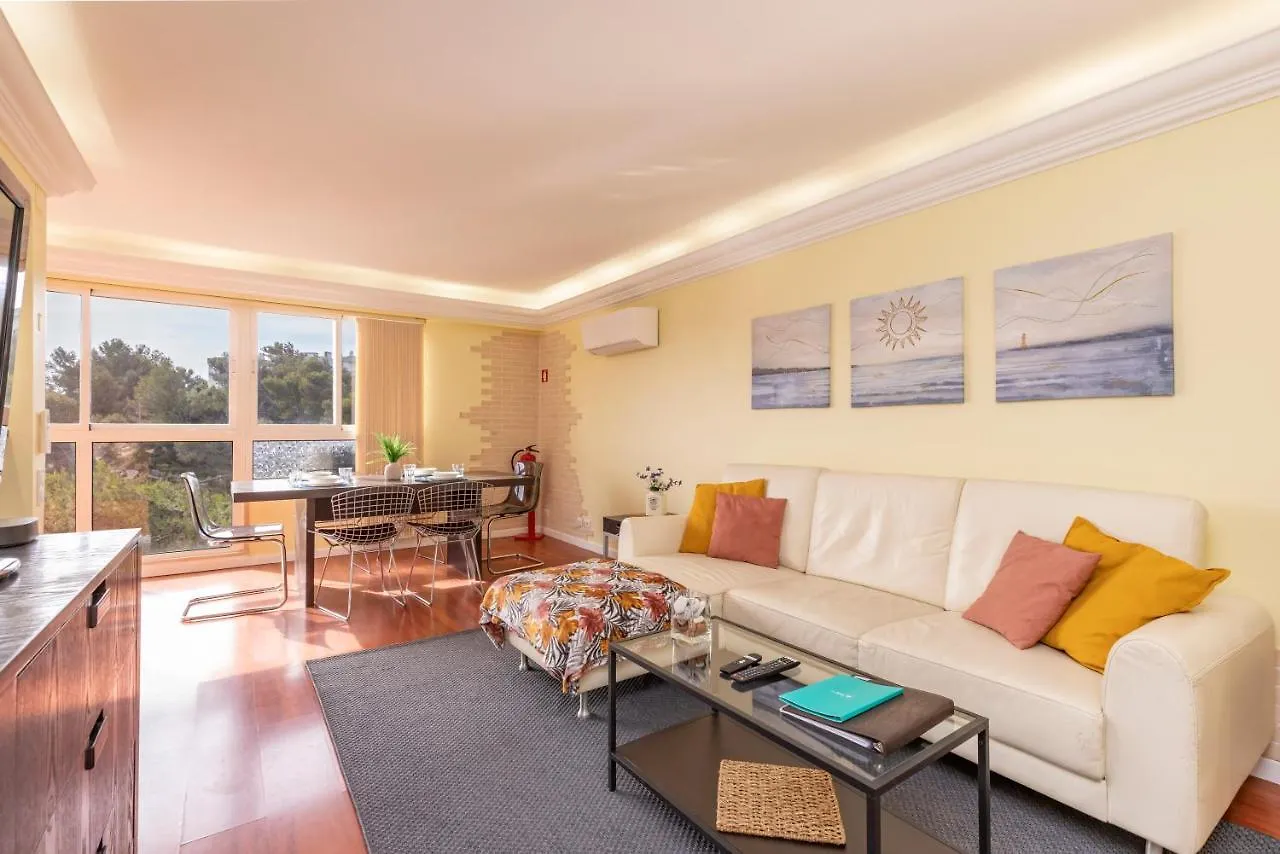 Cascais Sunshine Apartment By Lovelystay