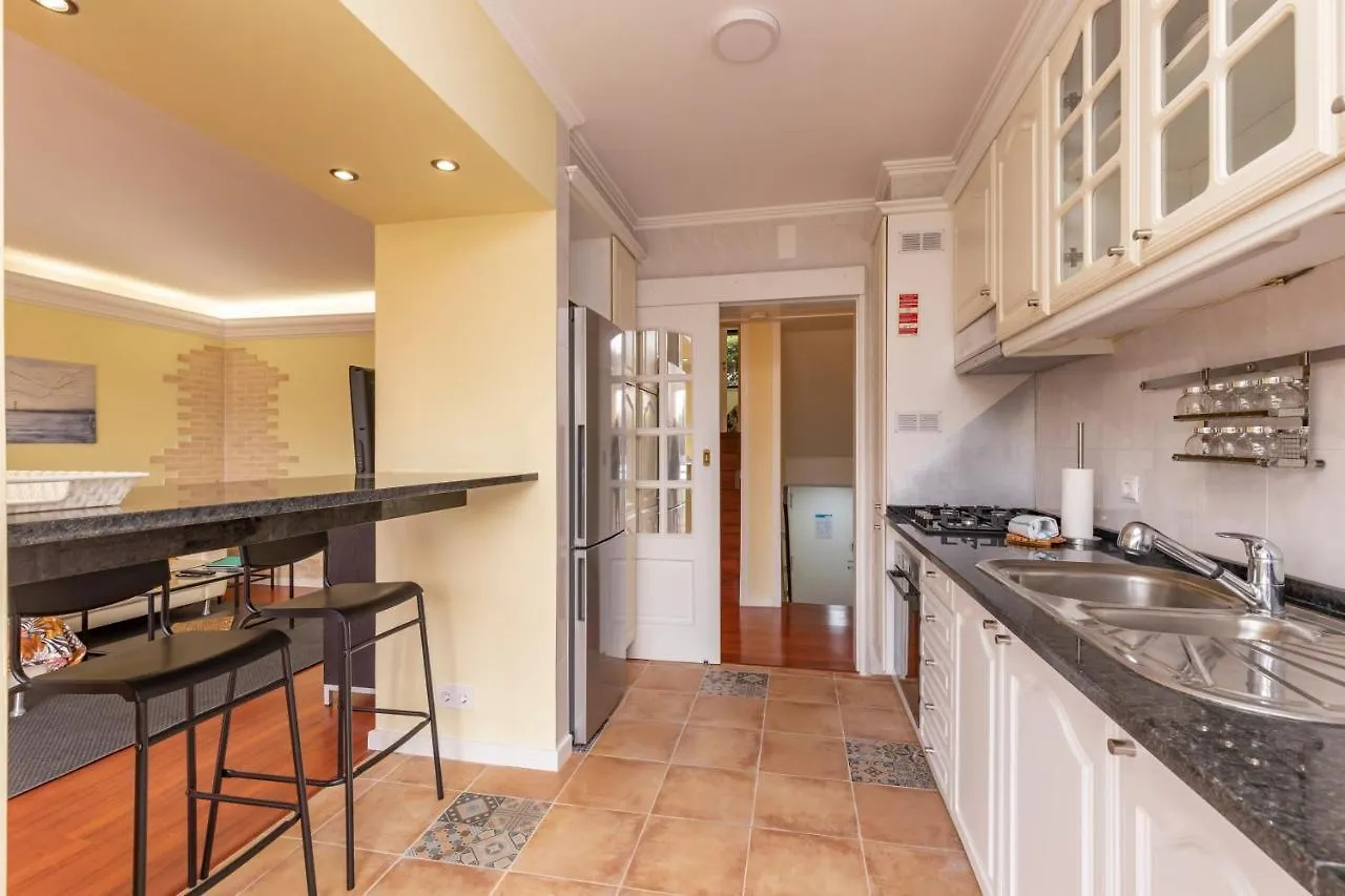 Cascais Sunshine Apartment By Lovelystay